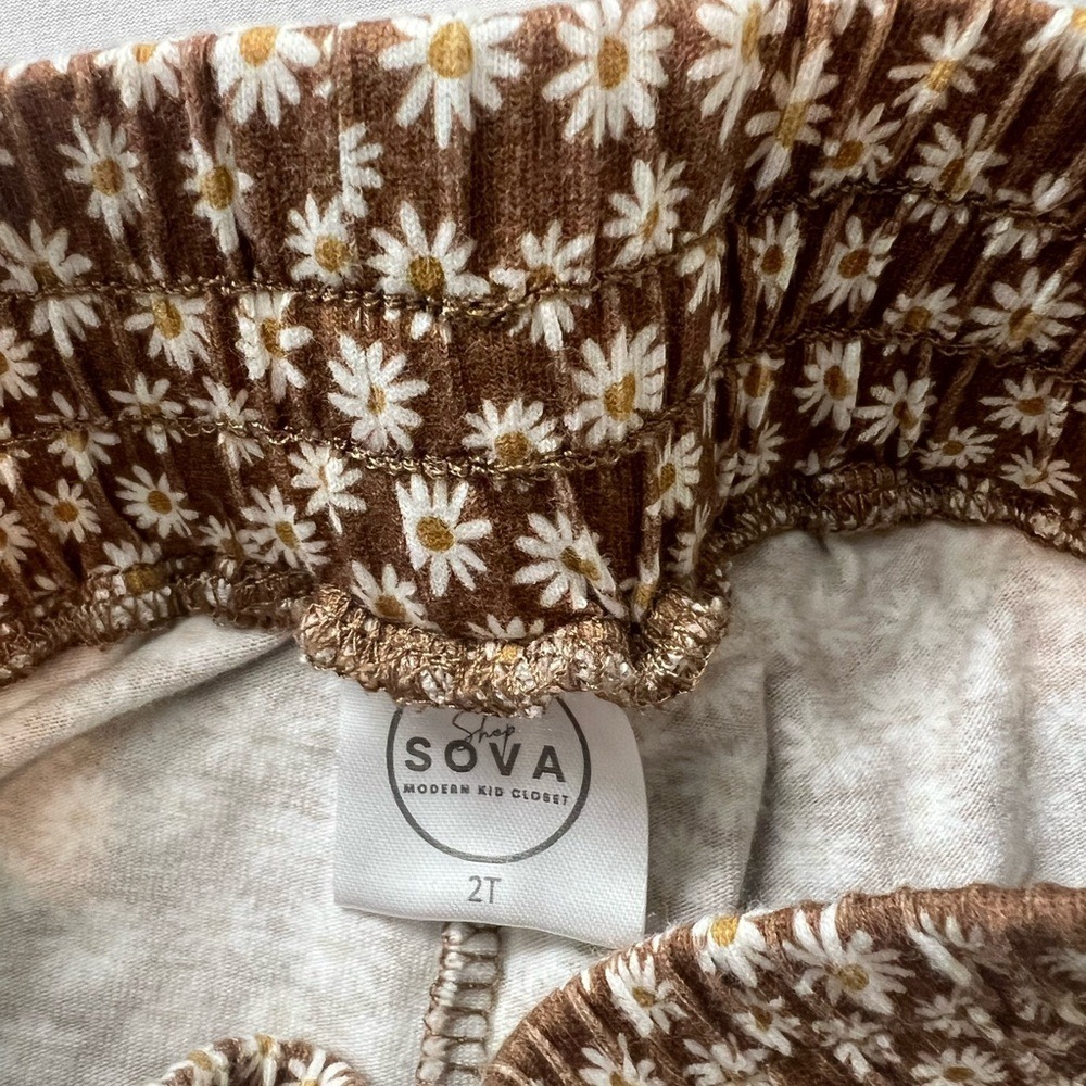 Shop Sova Floral Shorts - Picture 4 of 4